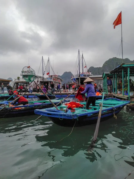 Vietnam Long Körfezi Nde Yüzen Köy — Stok fotoğraf