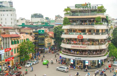 Vietnam 'ın Hanoi kentindeki Dong Kinh Nghia Thuc Meydanı' nın tepesinden manzara 