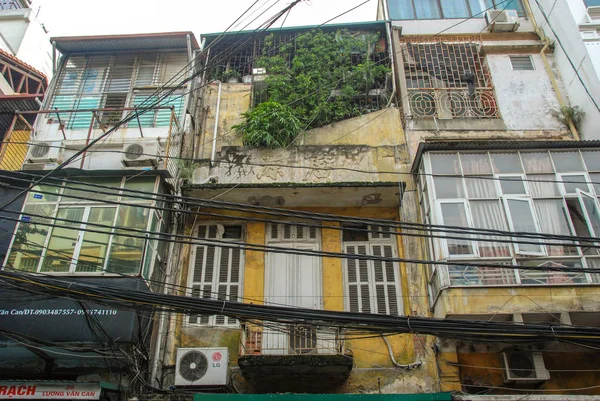 Buiten Van Kleurrijke Hoge Smalle Huizen Oude Stad Van Hanoi — Stockfoto