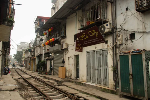 Spoorlijn Gaat Door Train Street Van Hanoi Vietnam — Stockfoto