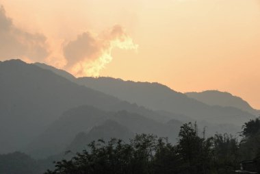 Sapa dağları üzerinde gün batımı, Vietnam 