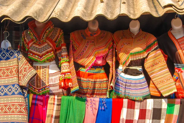 Roupas Coloridas Tradicionais Povo Hmong Vietnã — Fotografia de Stock