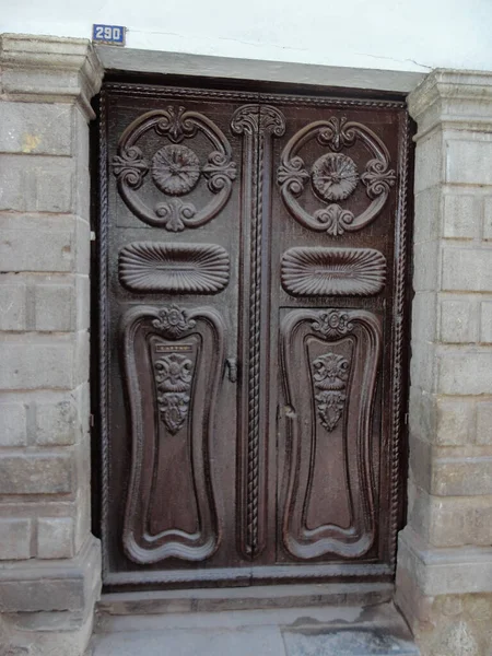 Old Wooden Door Facade Building Cuzco — ストック写真