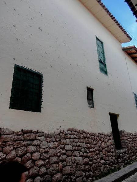 Velhas Janelas Madeira Fachada Edifício Cuzco — Fotografia de Stock
