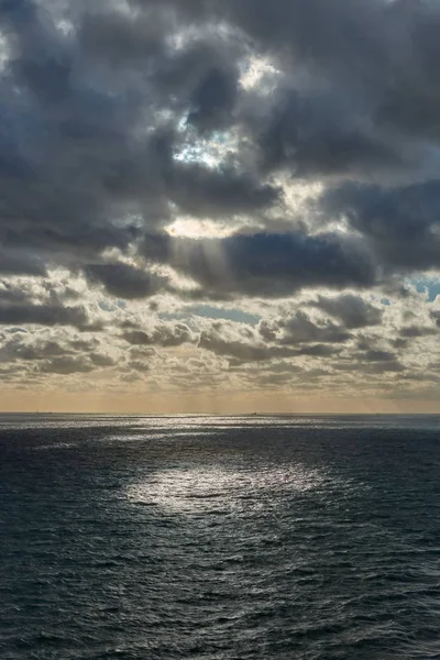 Tempestade Mar Nuvens Num Céu Azul — Fotografia de Stock