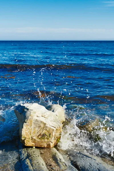 Pedras Mar Com Ondas — Fotografia de Stock