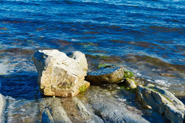 Камни Море Волнами — стоковое фото