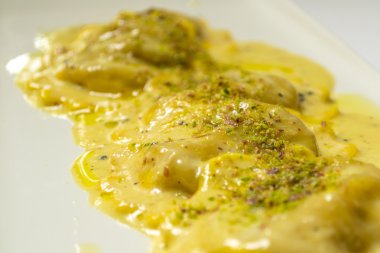 İtalyan peynirli ravioli
