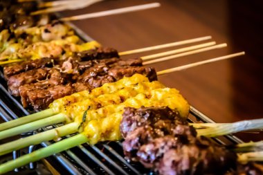 Sate Satu Metre (Bir Metre Sate)