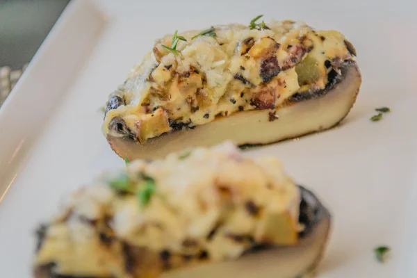 Stuffed Portobello mushrooms — Stock Photo, Image