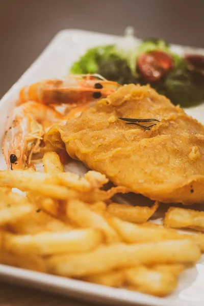 Fish Shrimps Snapper Battered Fried Served Tartar Sauc — Stock Photo, Image