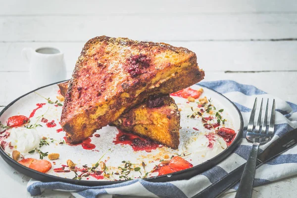 French Toast Stuffed Cream Cheese Served Berry Coulis Fresh Strawberries — Stock Photo, Image