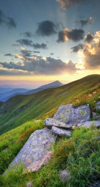 Dağlar Vadisi günbatımı sırasında