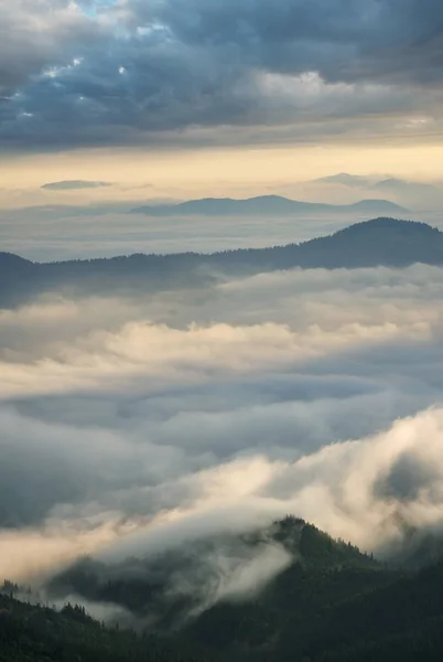 高山岭 — 图库照片