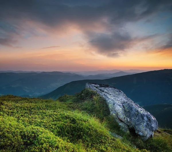 Dolina góra czesciowym — Zdjęcie stockowe