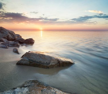 gün batımı sırasında deniz manzarası