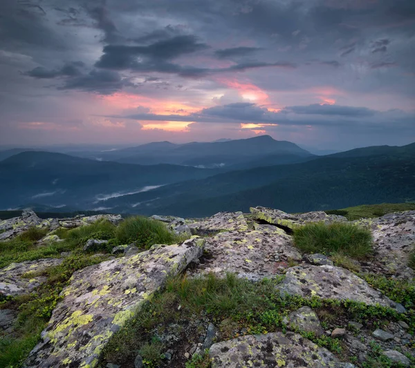 Hegyi panorámával során naplemente — Stock Fotó