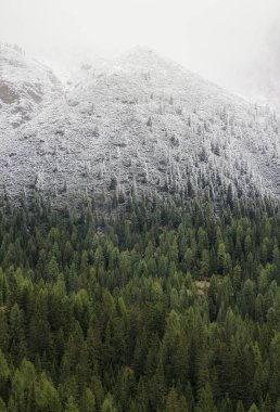 İtalya dağ manzarası
