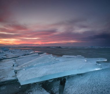 kış zamanında deniz manzarası