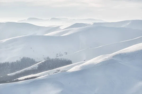 Montanha Tempo Inverno Durante Pôr Sol Paisagem Natural Tempo Inverno — Fotografia de Stock