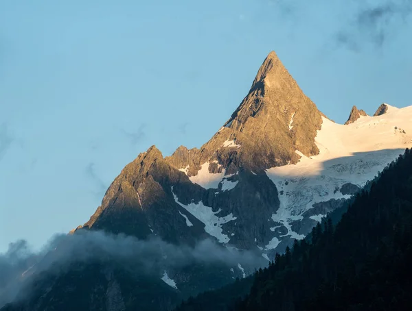 Grzbiet Górski Okresie Letnim Pięknej Przyrody — Zdjęcie stockowe