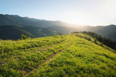 Gün zaman dağ manzara. Güzel doğal peyzaj