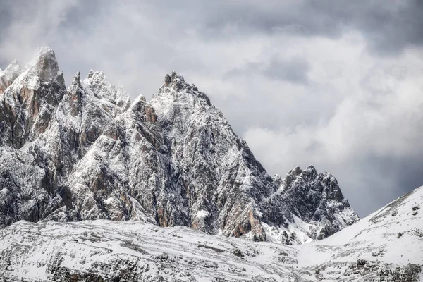 Hochgebirgskamm Den Alpen Schöne Naturlandschaft Der Winterzeit — Stockfoto