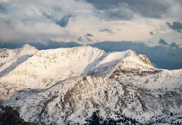 Vysoké Hory Hřebeny Alp Krásné Přírodní Krajina Zimním Období — Stock fotografie