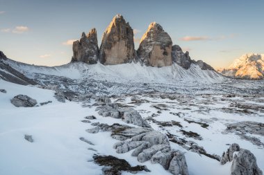 Yüksek dağlar ridge Alpleri'nde. Kış zamanında güzel doğal peyzaj