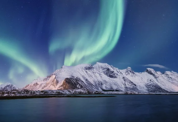 Luz Norte Sob Montanhas Bela Paisagem Natural Noruega — Fotografia de Stock