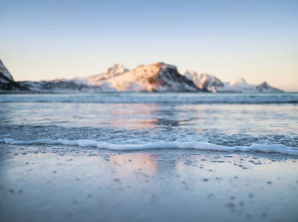 サンライズの中に海の風景 海岸の美しい自然の風景 — ストック写真