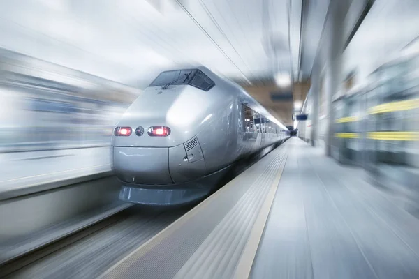 Snelle Trein Het Station Concept Idee Van Trasportation — Stockfoto