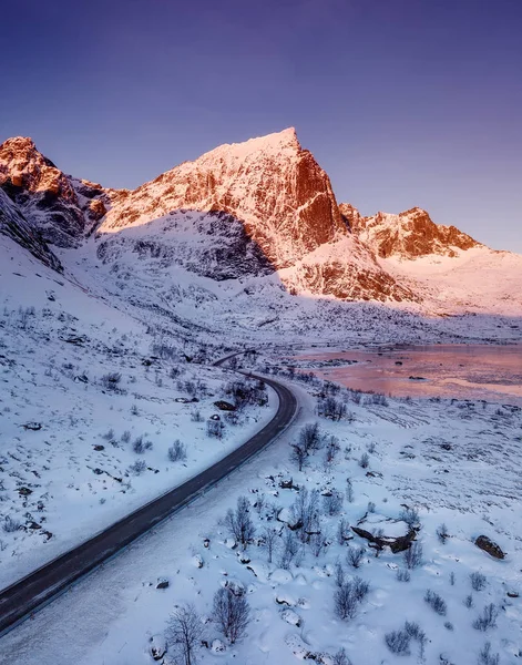 Road Dağ Vadisi Norveç Güzel Doğal Peyzaj — Stok fotoğraf