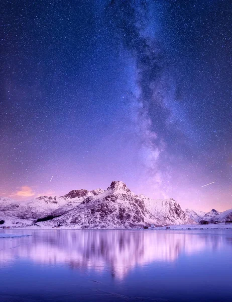 Crête Montagne Reflet Dans Lac Paysage Naturel Norvège — Photo