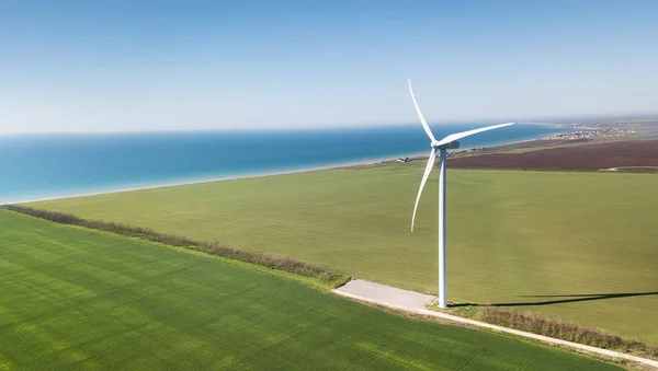 Windkraftanlage Auf Dem Feld Konzept Und Idee Der Entwicklung Alternativer — Stockfoto