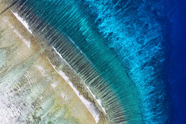 Vista Del Arrecife Coral Fondo Agua Azul Desde Vista Superior —  Fotos de Stock