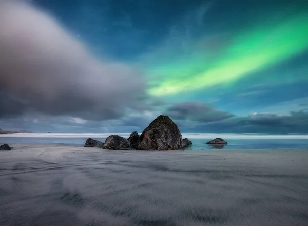 Aurora Borealis Plaża Skagsanden Wyspach Lofoten Norwegia Gwiazdy Północne Światło — Zdjęcie stockowe