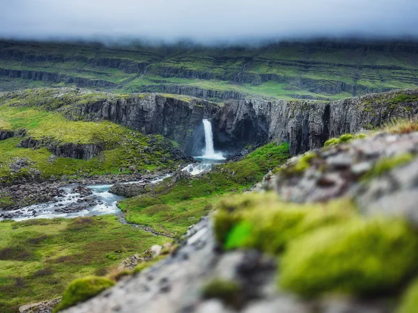 Landskap Island Det Ett Berömt Ställe Island Bergsdal Och Moln — Stockfoto
