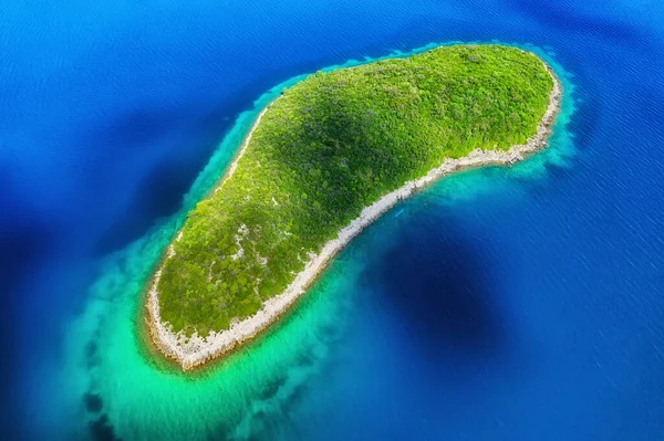 Остров Море Хорватии Вид Воздуха Остров Лесом Адриатическое Море Хорватия — стоковое фото