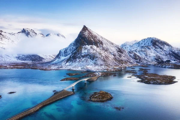 Vista Ponte Montanhas Durante Pôr Sol Ilhas Lofoten Noruega Paisagem — Fotografia de Stock