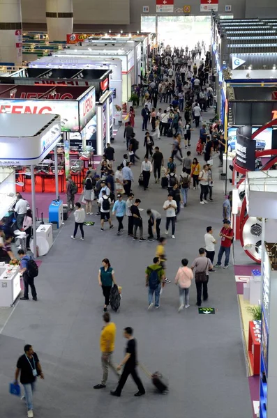 Odwiedzający Canton Fair — Zdjęcie stockowe