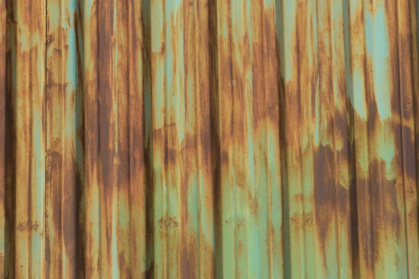 Старый ржавый забор — стоковое фото