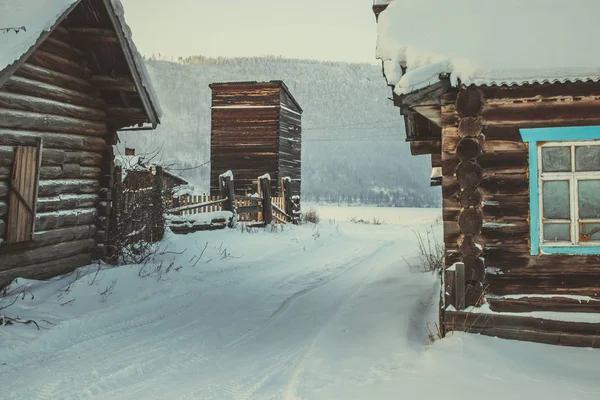 Siberisch Dorp Winter Bij Zonsondergang — Stockfoto