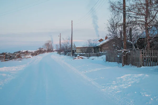 Sibiriska Byn Vintern Vid Solnedgången — Stockfoto