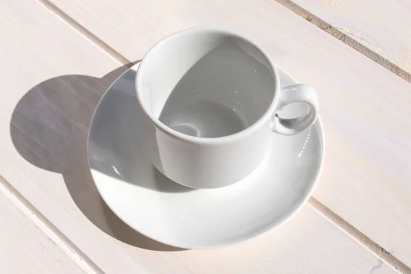Leere Kleine Tasse Für Kaffee Und Untertasse Holz Hintergrund — Stockfoto