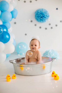 Ördekli bebek banyosu