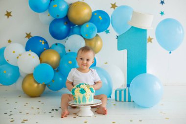 Önce çocuk kaza yaptı.