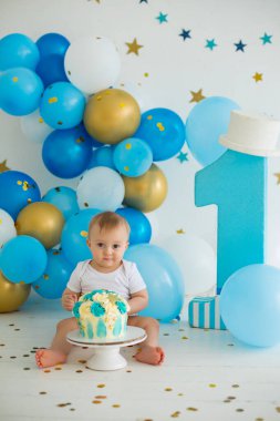 Önce çocuk kaza yaptı.