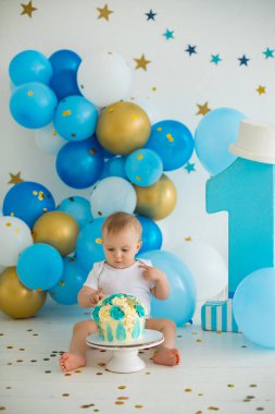 Önce çocuk kaza yaptı.