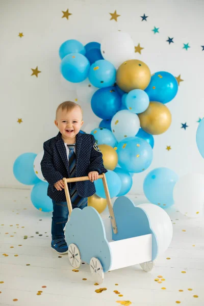 Menino Primeira Festa Aniversário Com Balão — Fotografia de Stock